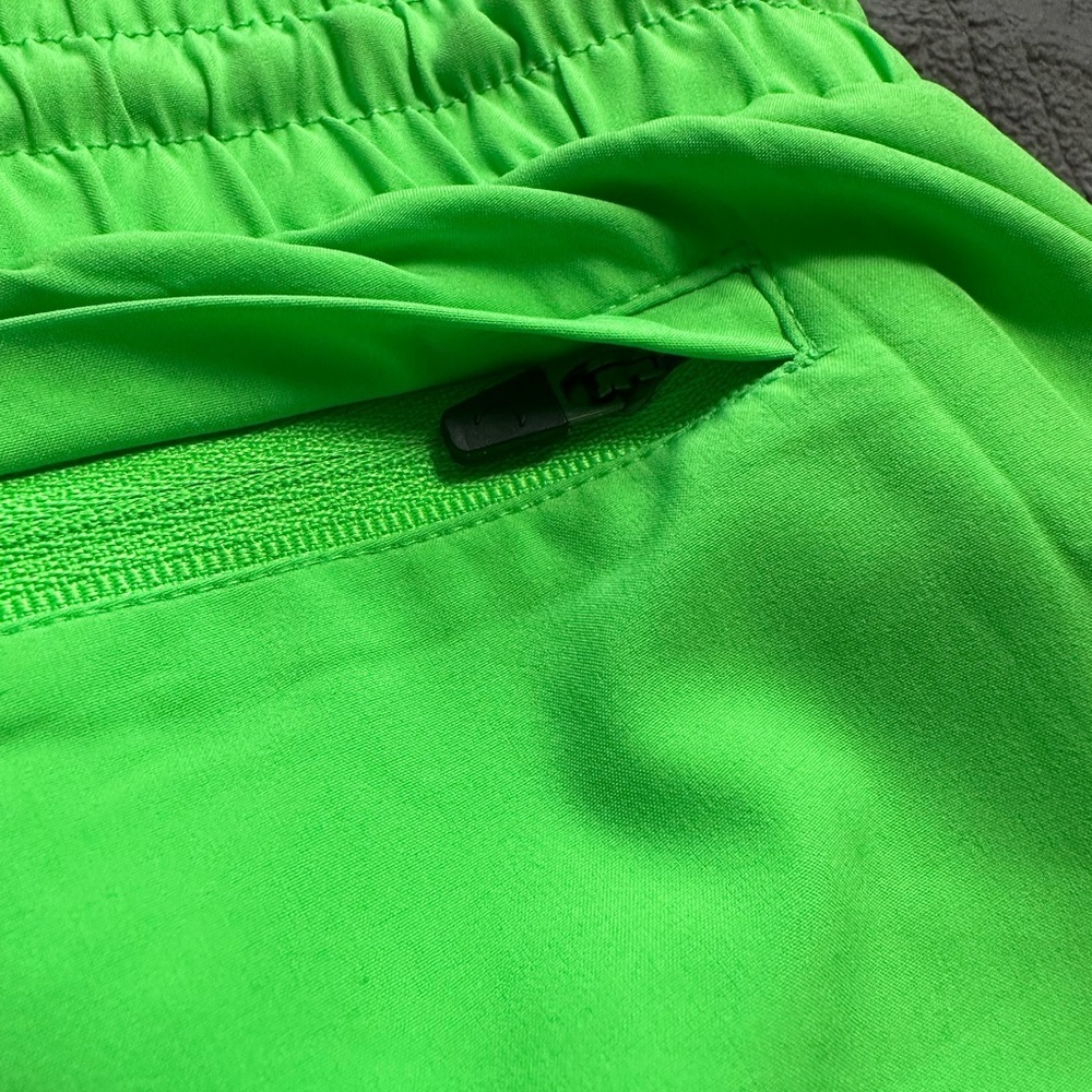 ZYIA women’s green active shorts L NWT - Picture 4 of 9